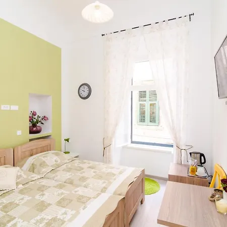 Tezoro Guest house